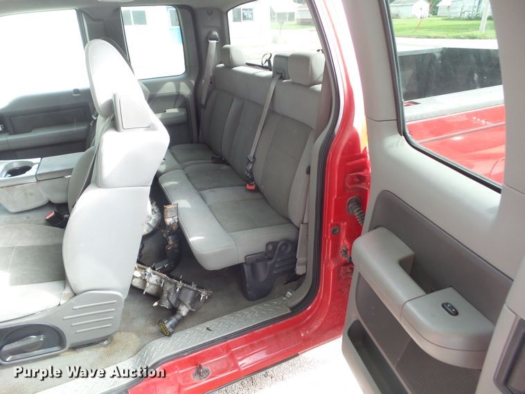 image for item EM9845 2004 Ford F150 SuperCab pickup truck