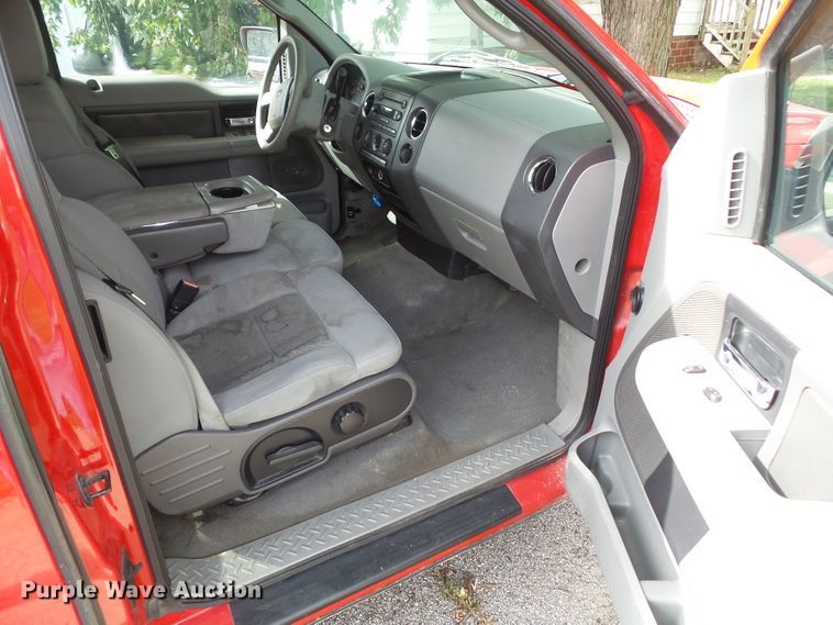 image for item EM9845 2004 Ford F150 SuperCab pickup truck