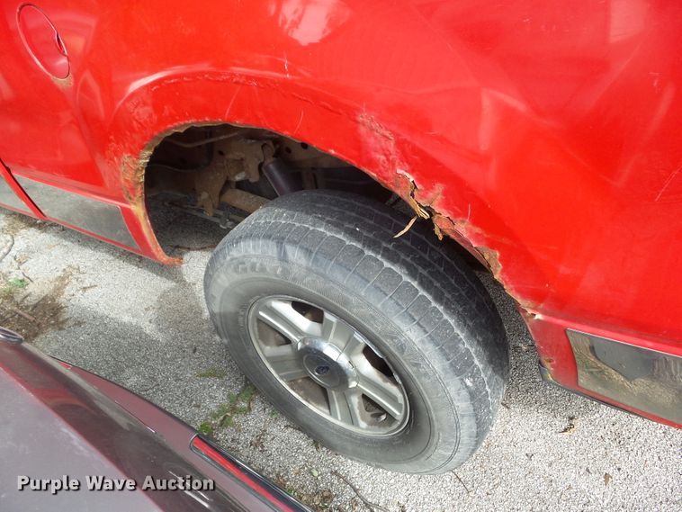 image for item EM9845 2004 Ford F150 SuperCab pickup truck