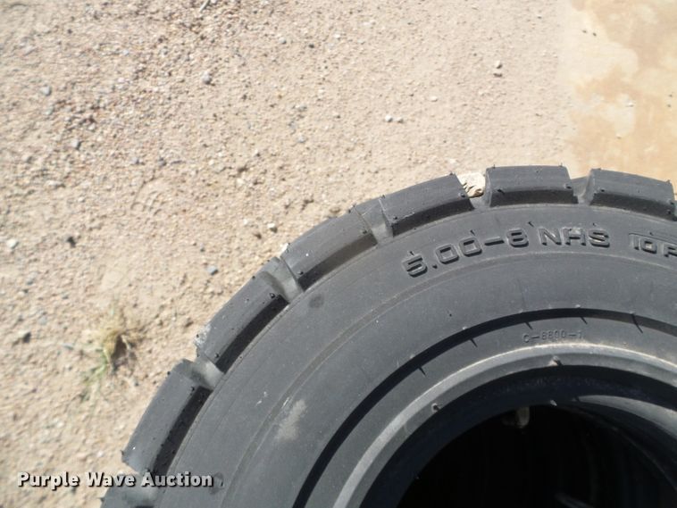 image for item EQ9192 Approximately 55 tires