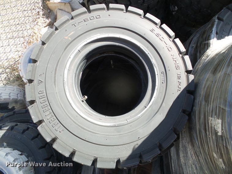 image for item EQ9192 Approximately 55 tires