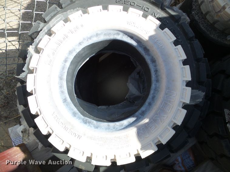 image for item EQ9192 Approximately 55 tires