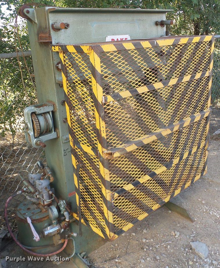 image for item EQ9193 Dake 33-208 tire changer