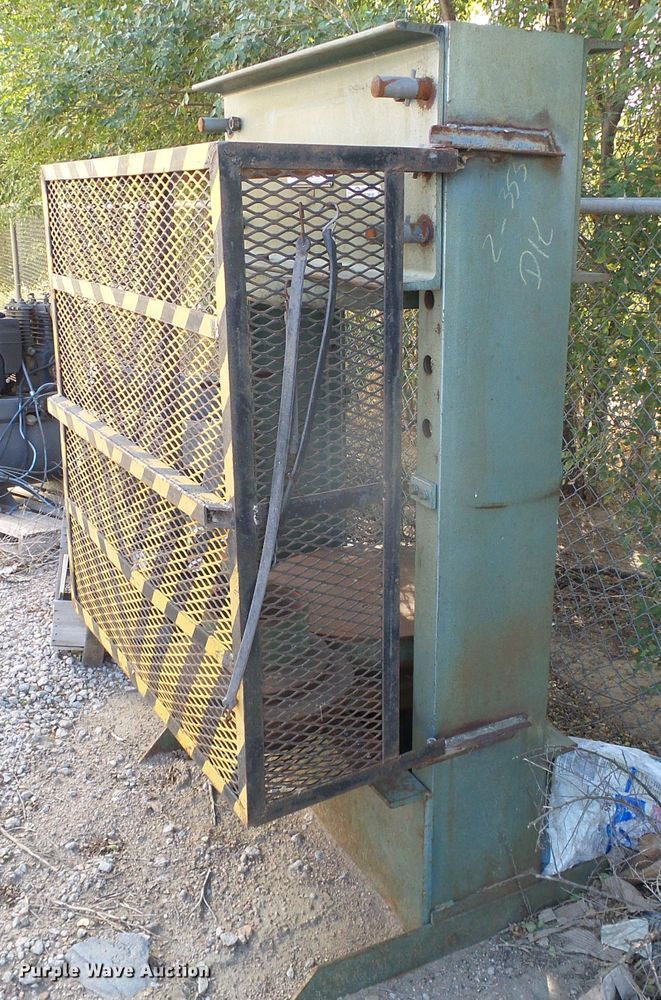 image for item EQ9193 Dake 33-208 tire changer