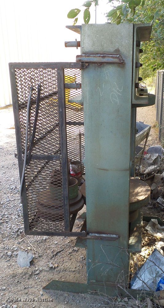 image for item EQ9193 Dake 33-208 tire changer