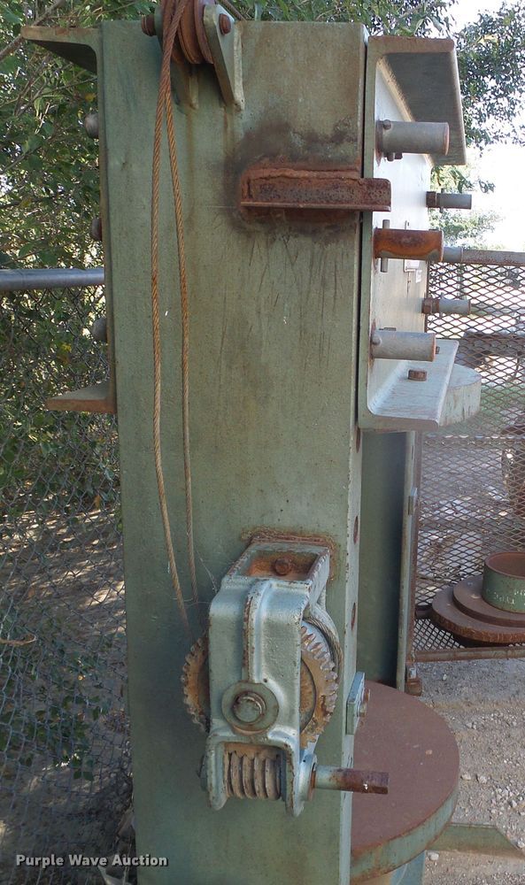 image for item EQ9193 Dake 33-208 tire changer