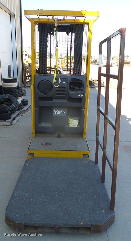 image for item EQ9194 Yale OSO30ECN24TE089 forklift