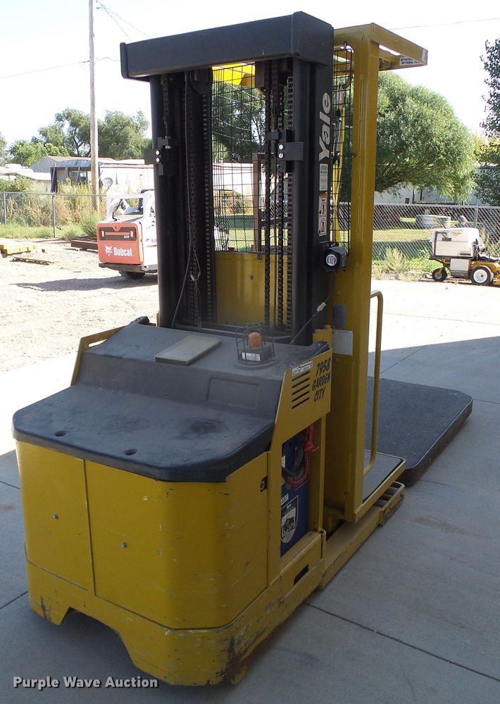 image for item EQ9194 Yale OSO30ECN24TE089 forklift