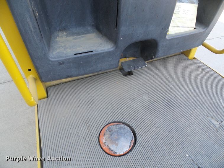 image for item EQ9194 Yale OSO30ECN24TE089 forklift