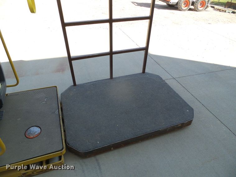 image for item EQ9194 Yale OSO30ECN24TE089 forklift