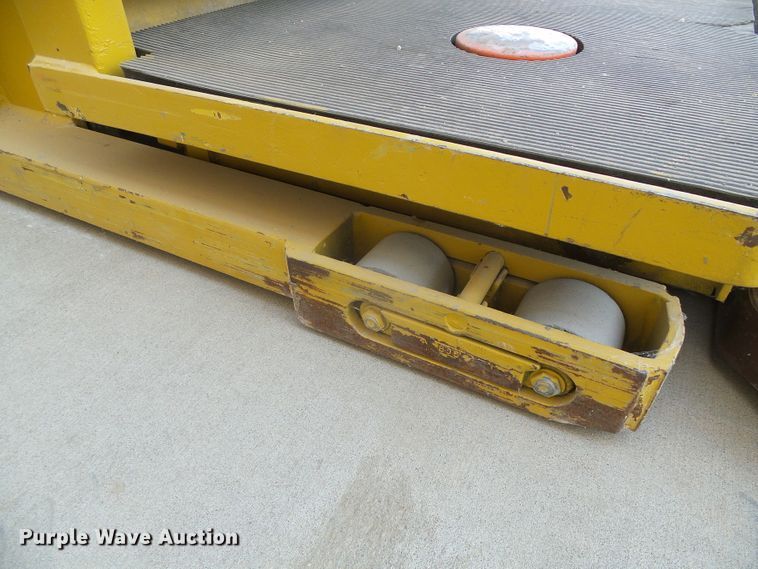 image for item EQ9194 Yale OSO30ECN24TE089 forklift