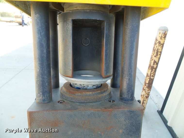 image for item EQ9195 Parker 83C-S40 hydraulic hose press