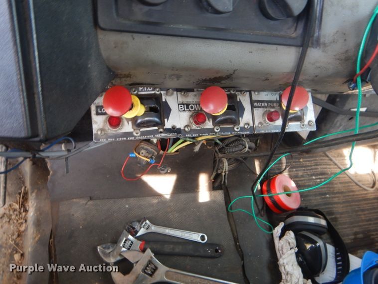 image for item FC9929 1999 Freightliner FL112 vacuum truck