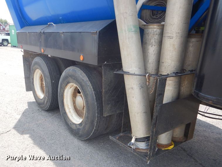 image for item FC9929 1999 Freightliner FL112 vacuum truck