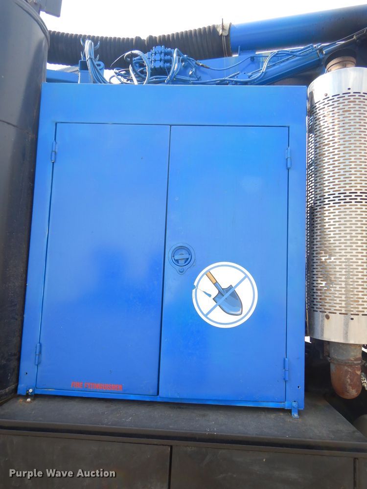 image for item FC9929 1999 Freightliner FL112 vacuum truck