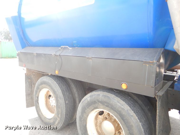 image for item FC9929 1999 Freightliner FL112 vacuum truck