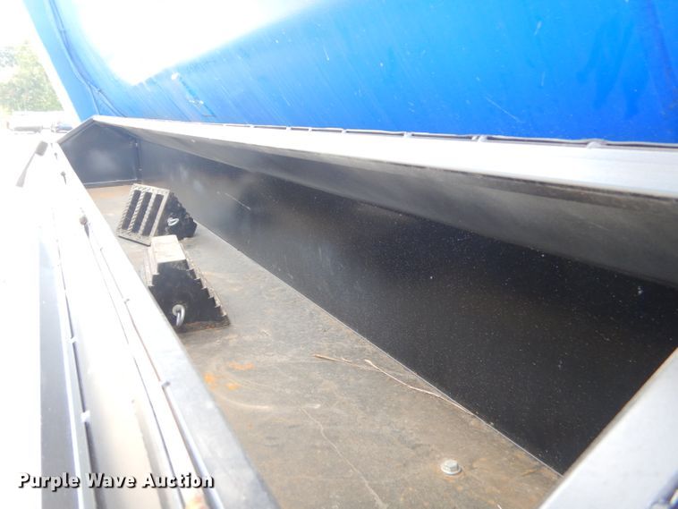 image for item FC9929 1999 Freightliner FL112 vacuum truck