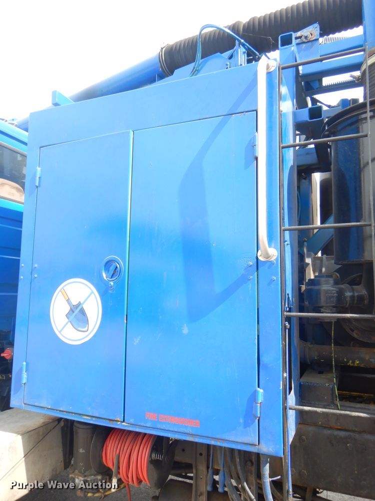 image for item FC9929 1999 Freightliner FL112 vacuum truck