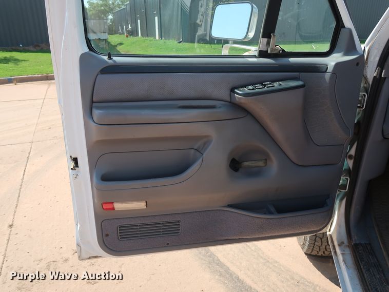 image for item FE9749 1997 Ford F250 HD Crew Cab pickup truck