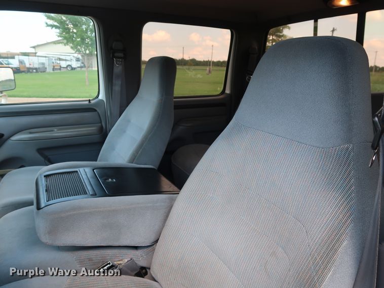 image for item FE9749 1997 Ford F250 HD Crew Cab pickup truck