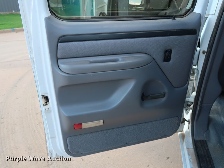 image for item FE9749 1997 Ford F250 HD Crew Cab pickup truck