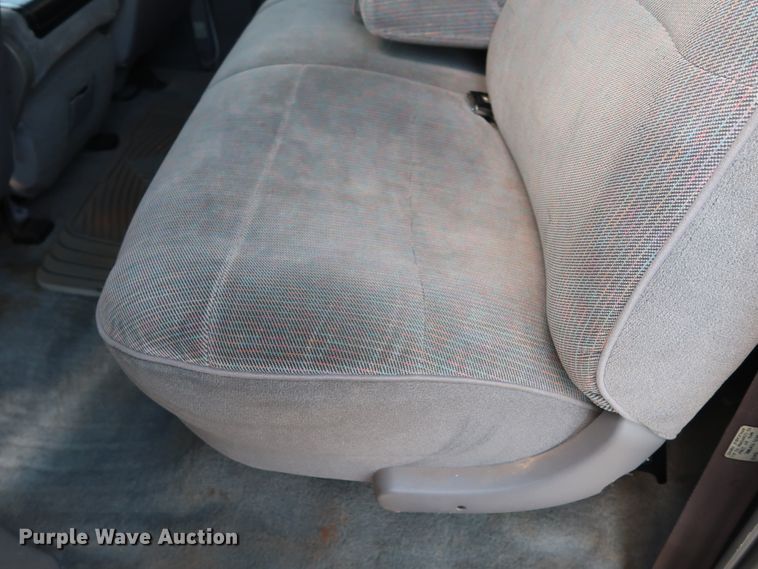 image for item FE9749 1997 Ford F250 HD Crew Cab pickup truck