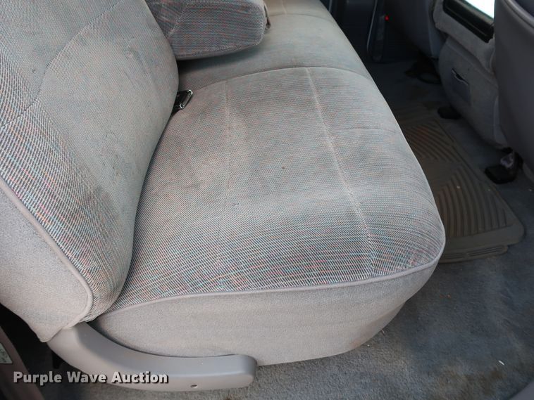 image for item FE9749 1997 Ford F250 HD Crew Cab pickup truck