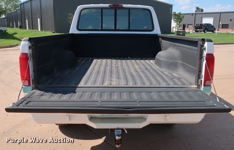 image for item FE9749 1997 Ford F250 HD Crew Cab pickup truck