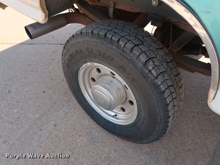 image for item FE9749 1997 Ford F250 HD Crew Cab pickup truck