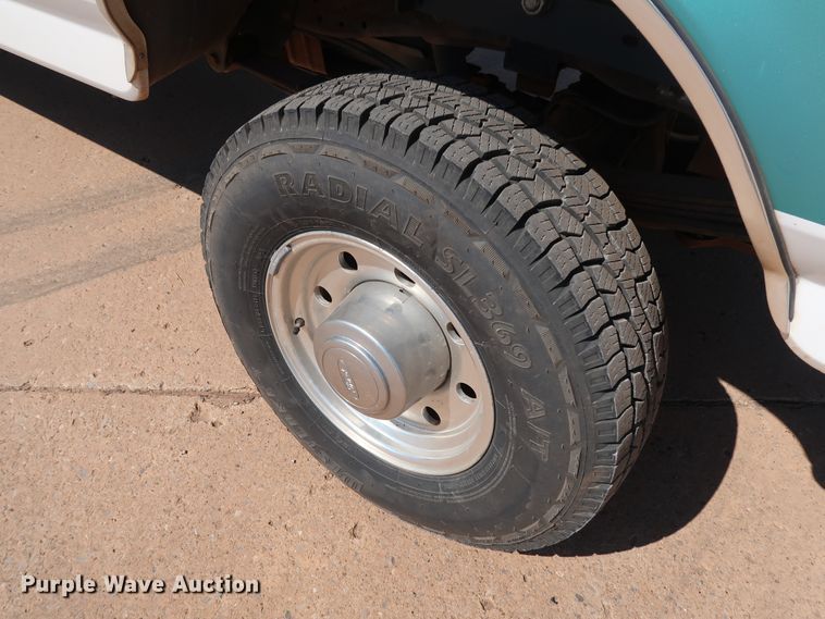 image for item FE9749 1997 Ford F250 HD Crew Cab pickup truck