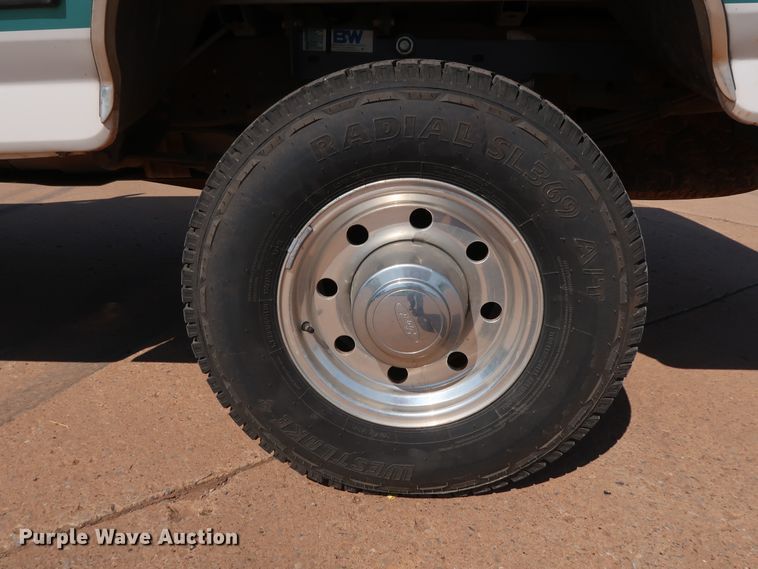 image for item FE9749 1997 Ford F250 HD Crew Cab pickup truck