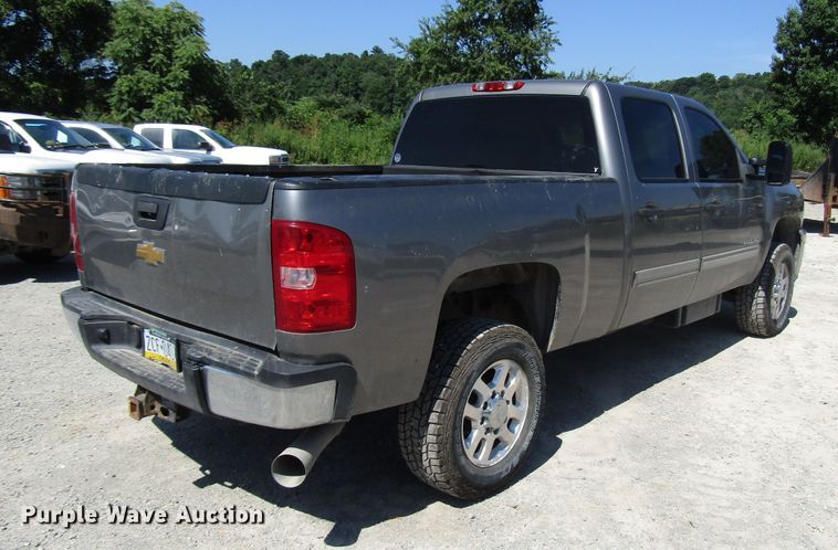 image for item FJ9700 2012 Chevrolet Silverado 2500HD Crew Cab pickup truck