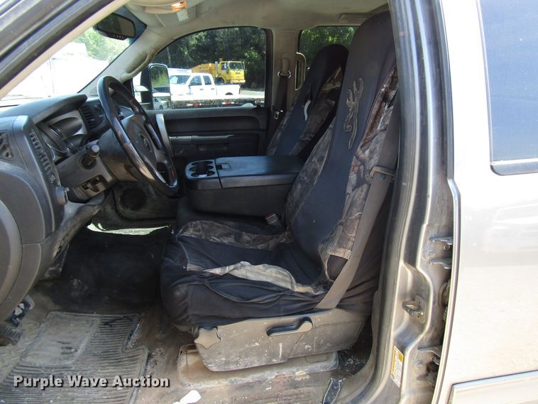 image for item FJ9700 2012 Chevrolet Silverado 2500HD Crew Cab pickup truck