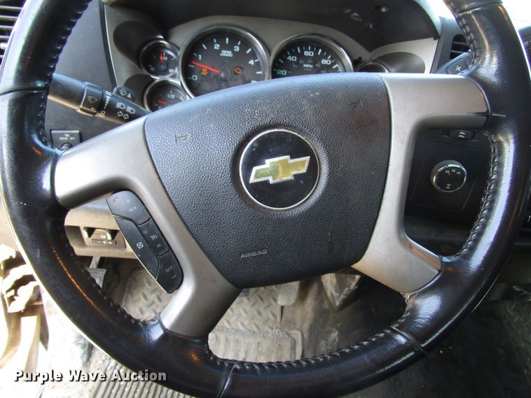 image for item FJ9700 2012 Chevrolet Silverado 2500HD Crew Cab pickup truck