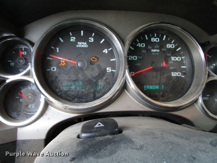 image for item FJ9700 2012 Chevrolet Silverado 2500HD Crew Cab pickup truck