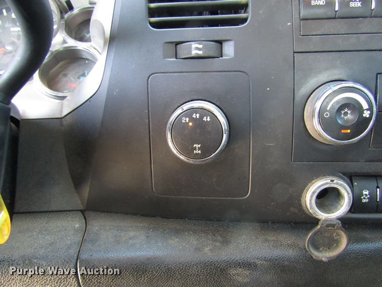 image for item FJ9700 2012 Chevrolet Silverado 2500HD Crew Cab pickup truck