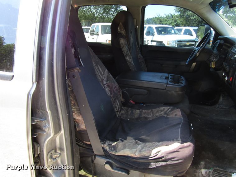 image for item FJ9700 2012 Chevrolet Silverado 2500HD Crew Cab pickup truck