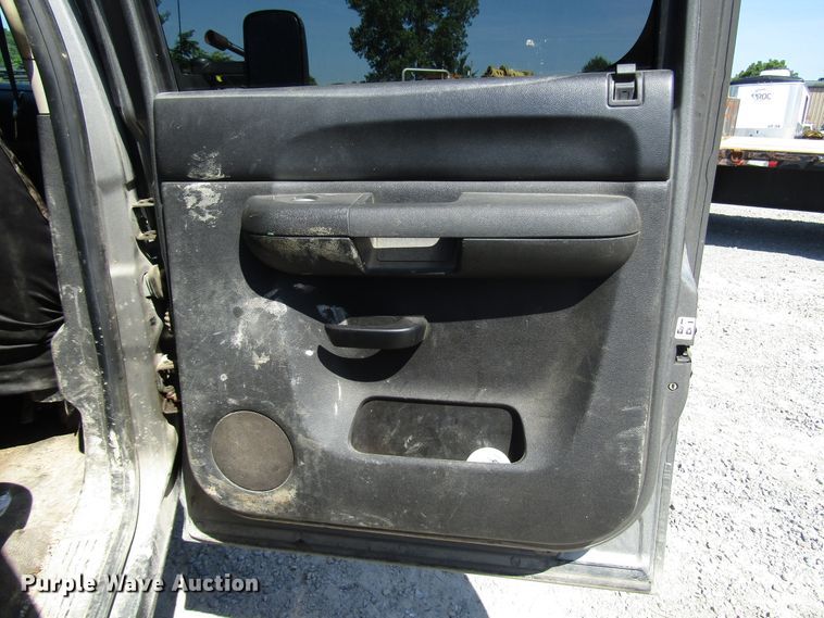 image for item FJ9700 2012 Chevrolet Silverado 2500HD Crew Cab pickup truck