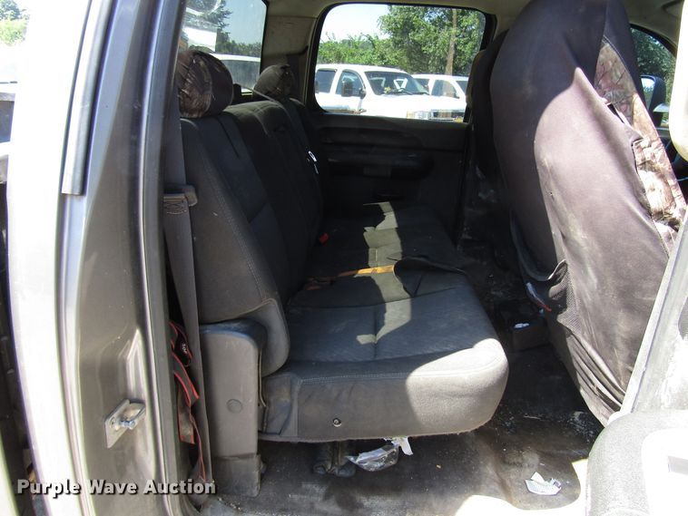 image for item FJ9700 2012 Chevrolet Silverado 2500HD Crew Cab pickup truck