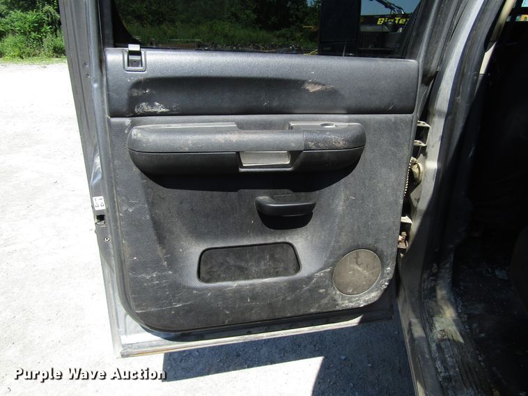 image for item FJ9700 2012 Chevrolet Silverado 2500HD Crew Cab pickup truck