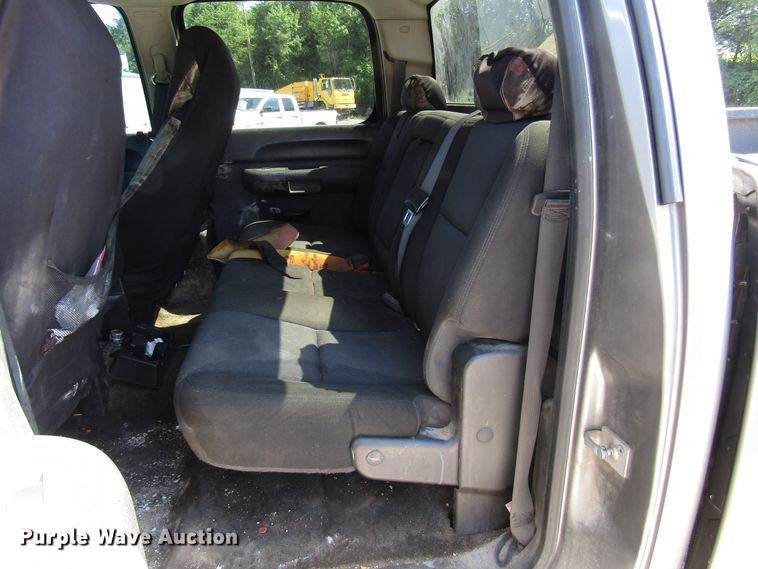 image for item FJ9700 2012 Chevrolet Silverado 2500HD Crew Cab pickup truck