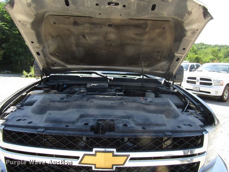 image for item FJ9700 2012 Chevrolet Silverado 2500HD Crew Cab pickup truck