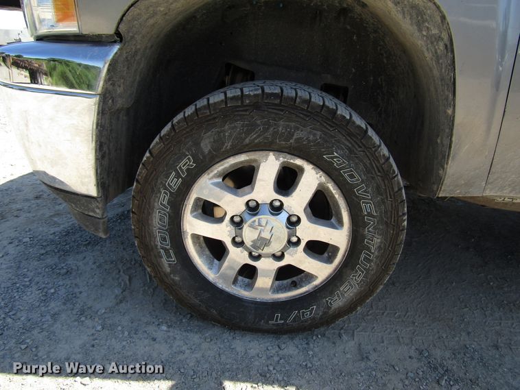 image for item FJ9700 2012 Chevrolet Silverado 2500HD Crew Cab pickup truck