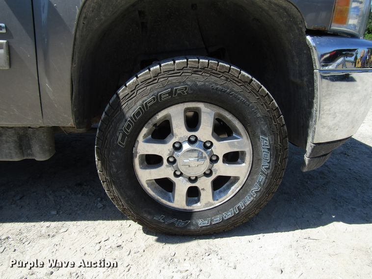 image for item FJ9700 2012 Chevrolet Silverado 2500HD Crew Cab pickup truck