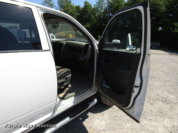 image for item FJ9706 2011 Dodge Ram 5500 Crew Cab flatbed truck