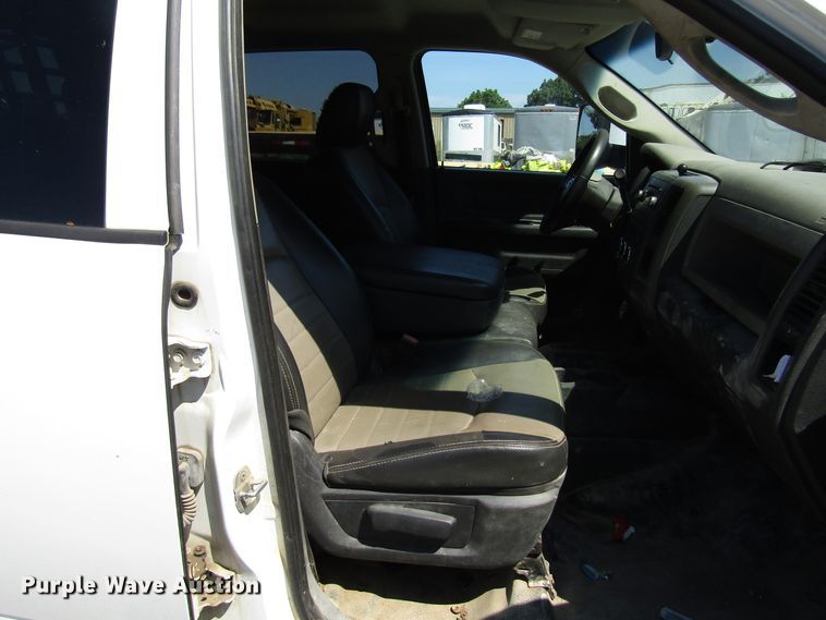 image for item FJ9706 2011 Dodge Ram 5500 Crew Cab flatbed truck