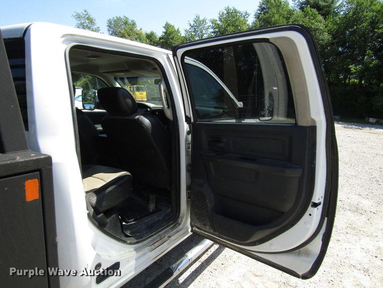 image for item FJ9706 2011 Dodge Ram 5500 Crew Cab flatbed truck