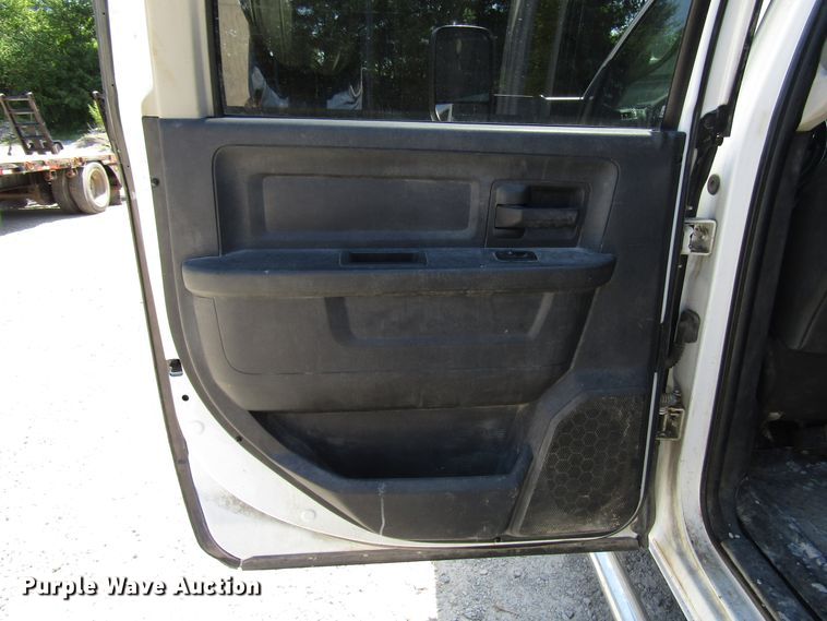 image for item FJ9706 2011 Dodge Ram 5500 Crew Cab flatbed truck