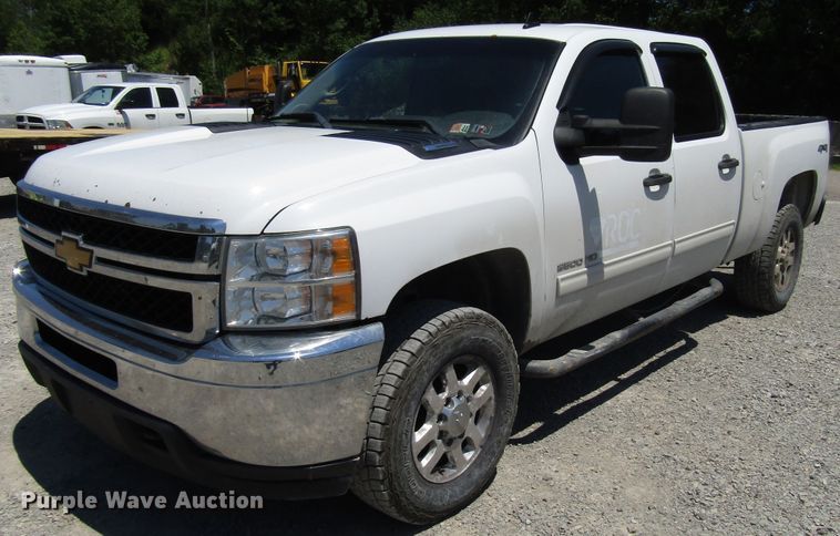 image for item FJ9710 2012 Chevrolet Silverado 2500HD Crew Cab pickup truck