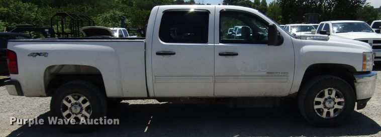 image for item FJ9710 2012 Chevrolet Silverado 2500HD Crew Cab pickup truck